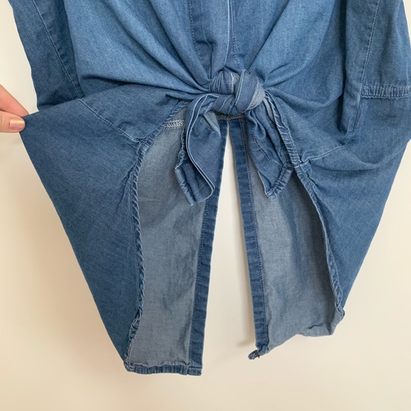 EUC Reaction Kenneth Cole Top with Tie Knot Detail - Picture 4 of 5